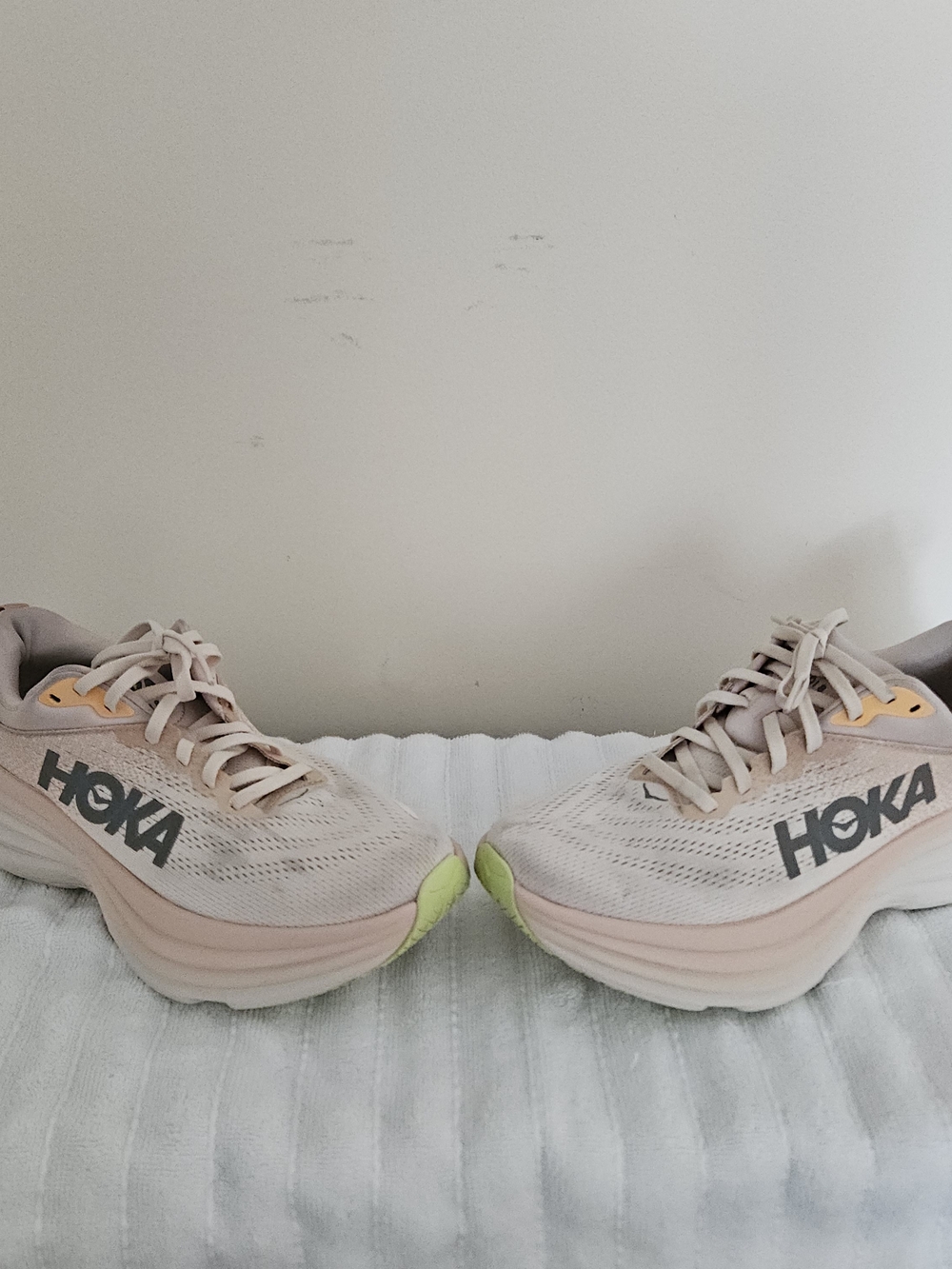 HOKA ONE ONE Bondi 8 Women’s Size 8.5 Sneakers Cream/Vanilla 1127952-CMV - Picture 2 of 11